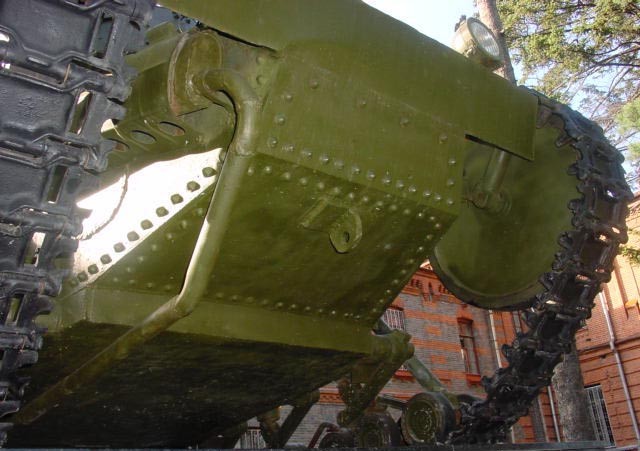 Танк Т-18 вид снизу спереди