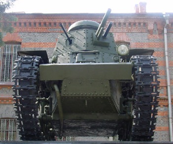 Танк Т-18 снизу