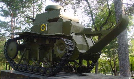 Танк Т-18, вид сзади