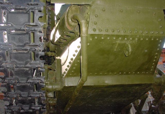 Танк Т-18, днище