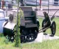 танк Т-20 с прицепленной пушкой