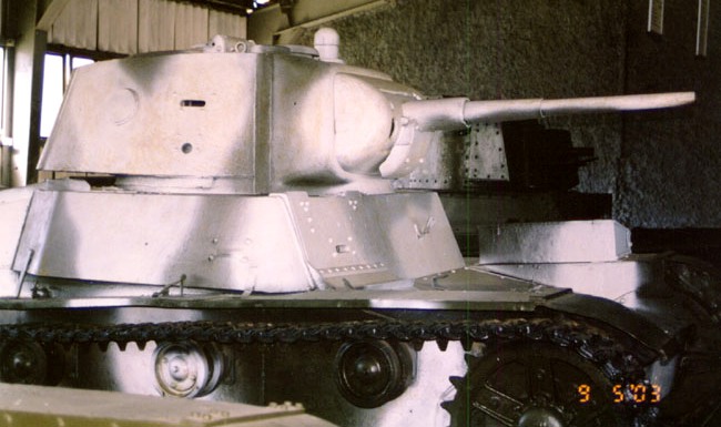 Танк Т-26 в зимней окраске
