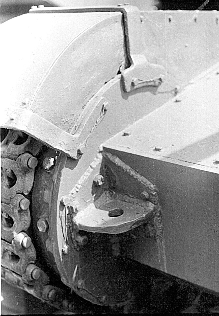 Танк Т-26, буксировочный рым