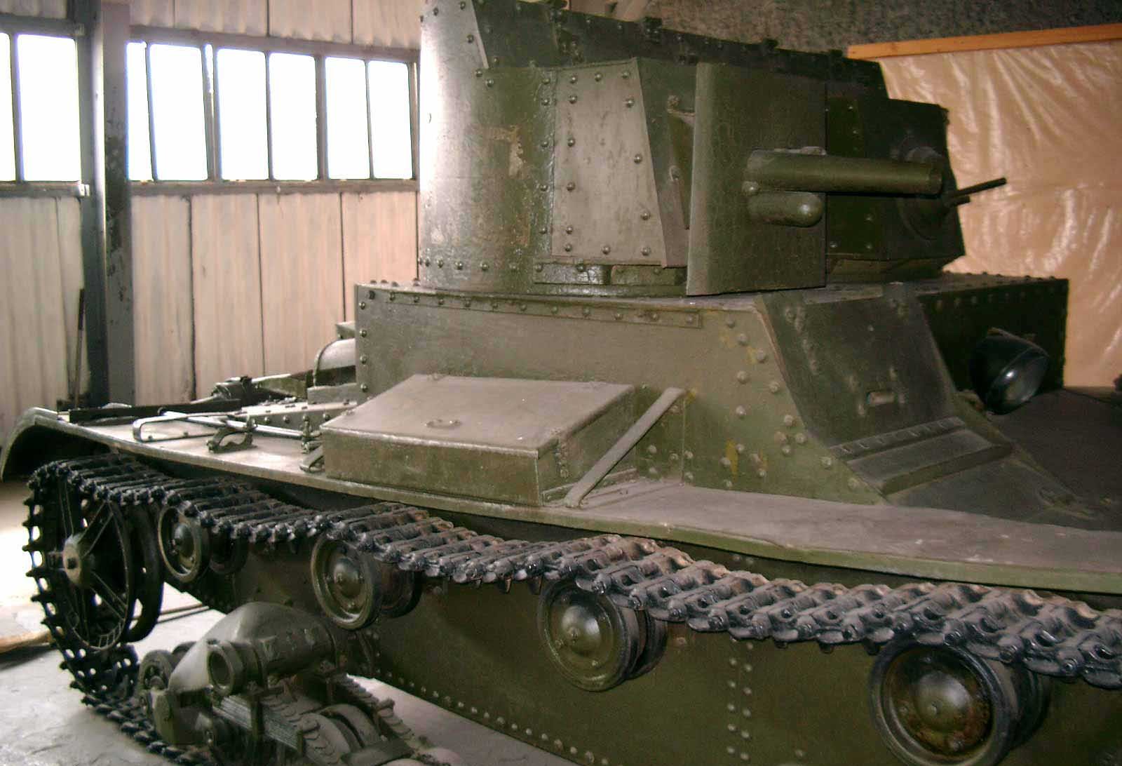 Танк Т-26, поддерживающие катки