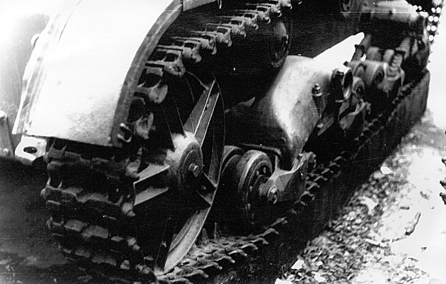 Танк Т-26, гусеница крупным планом
