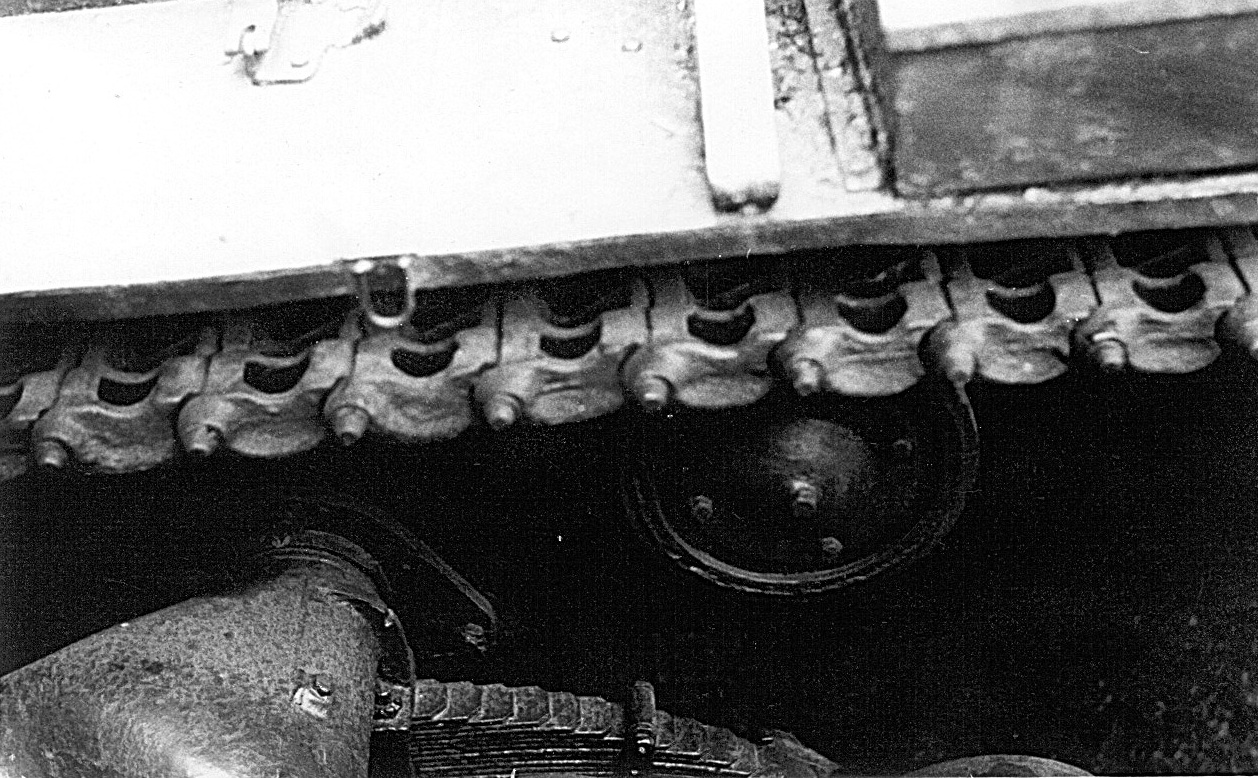 Танк Т-26, верхняя часть гусеницы
