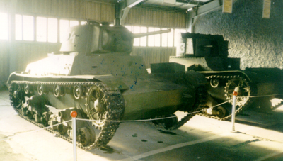 Танк Т-26, вид спереди, справа