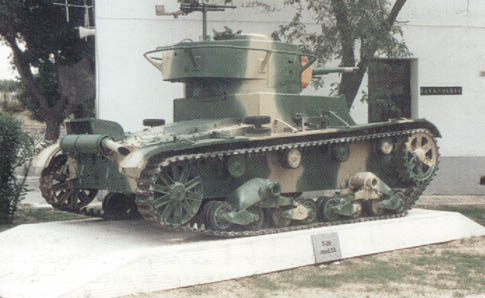Танк Т-26, вид сзади справа