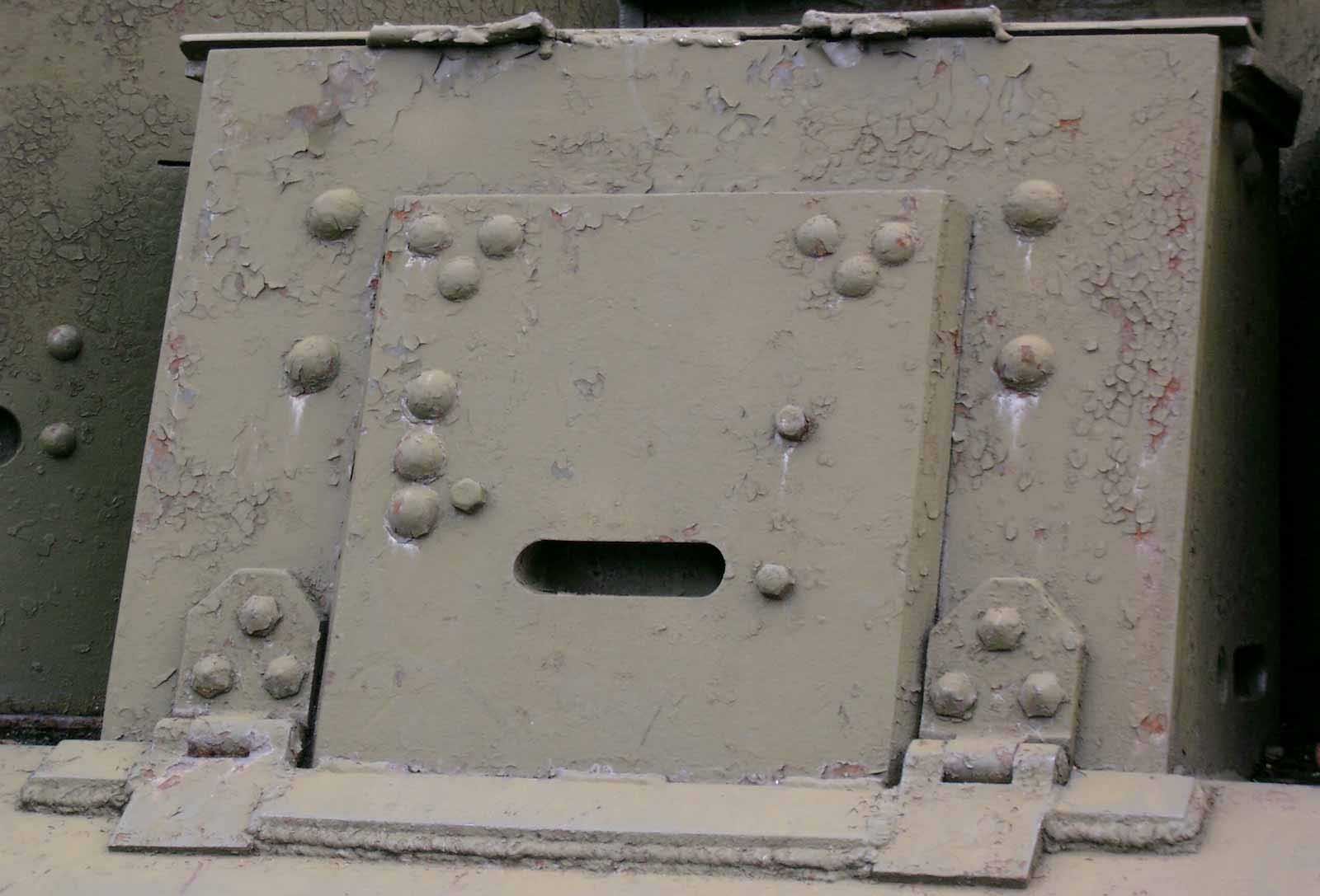 Танк Т-28, люк