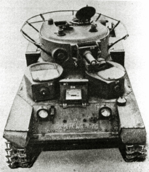 Танк Т-28 с антенной