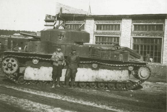 Танк Т-28 в городе