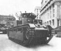 танк Т-28 марш по городу