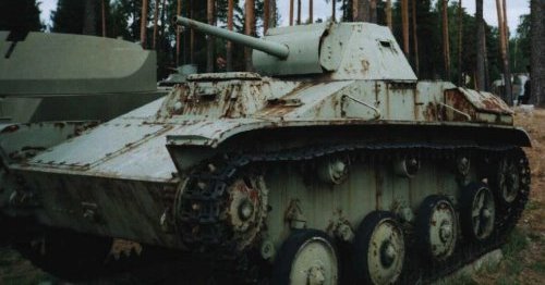 Танк Т-30 в зимней окраске