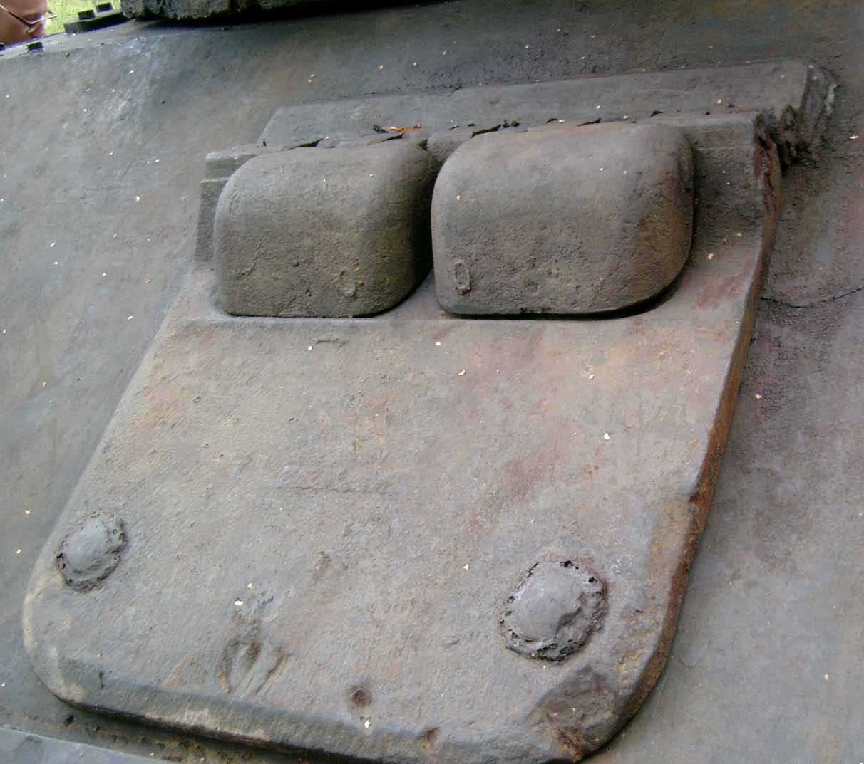 Танк Т-34/76, закрытый люк водителя