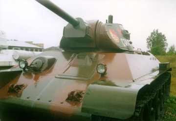 Танк Т-34/76, вид спереди
