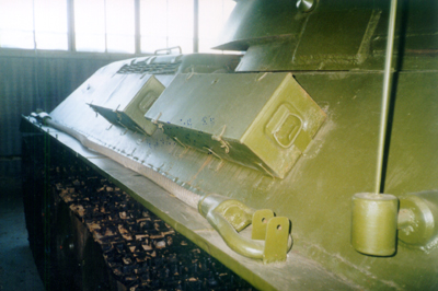 Танк Т-34/76, инструментальные ящики левого борта