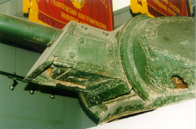 Танк Т-34/76, пробоина в башне
