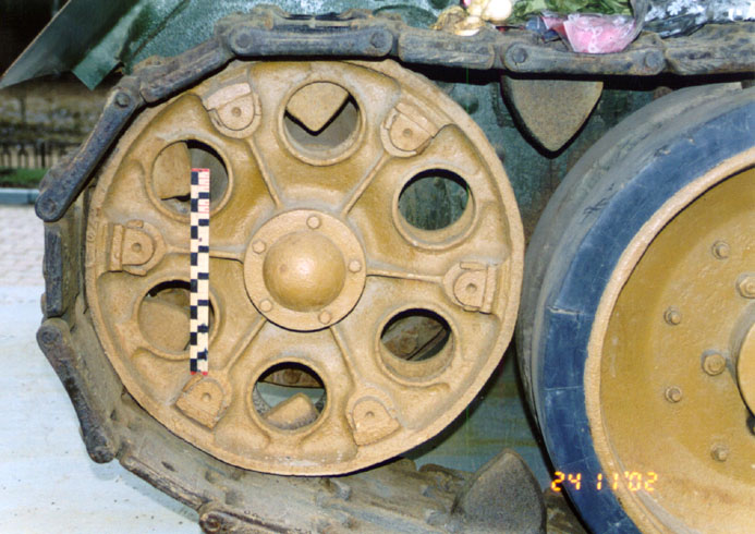Танк Т-34/76, левый ленивец