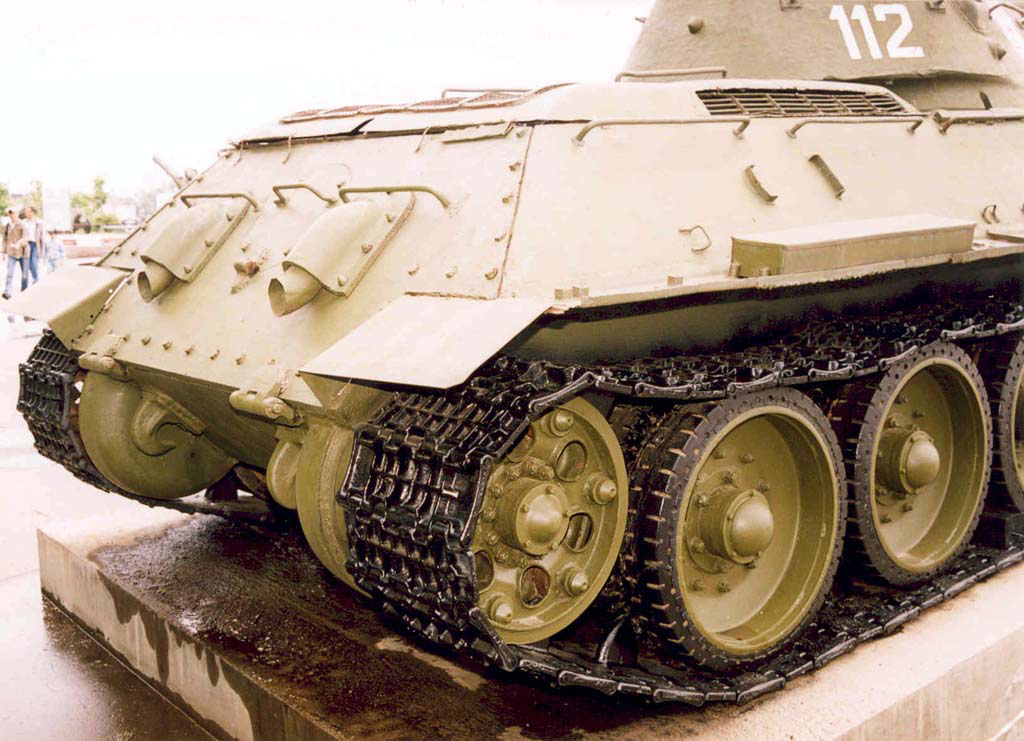 Танк Т-34/76, задняя часть