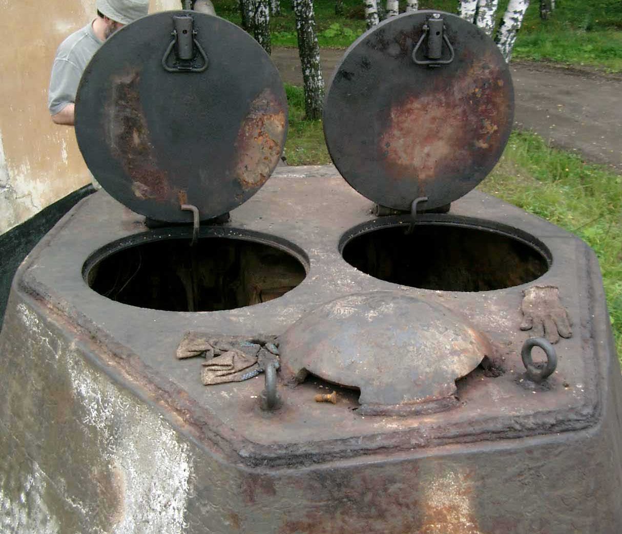 Танк Т-34/76, башня с открытыми люками
