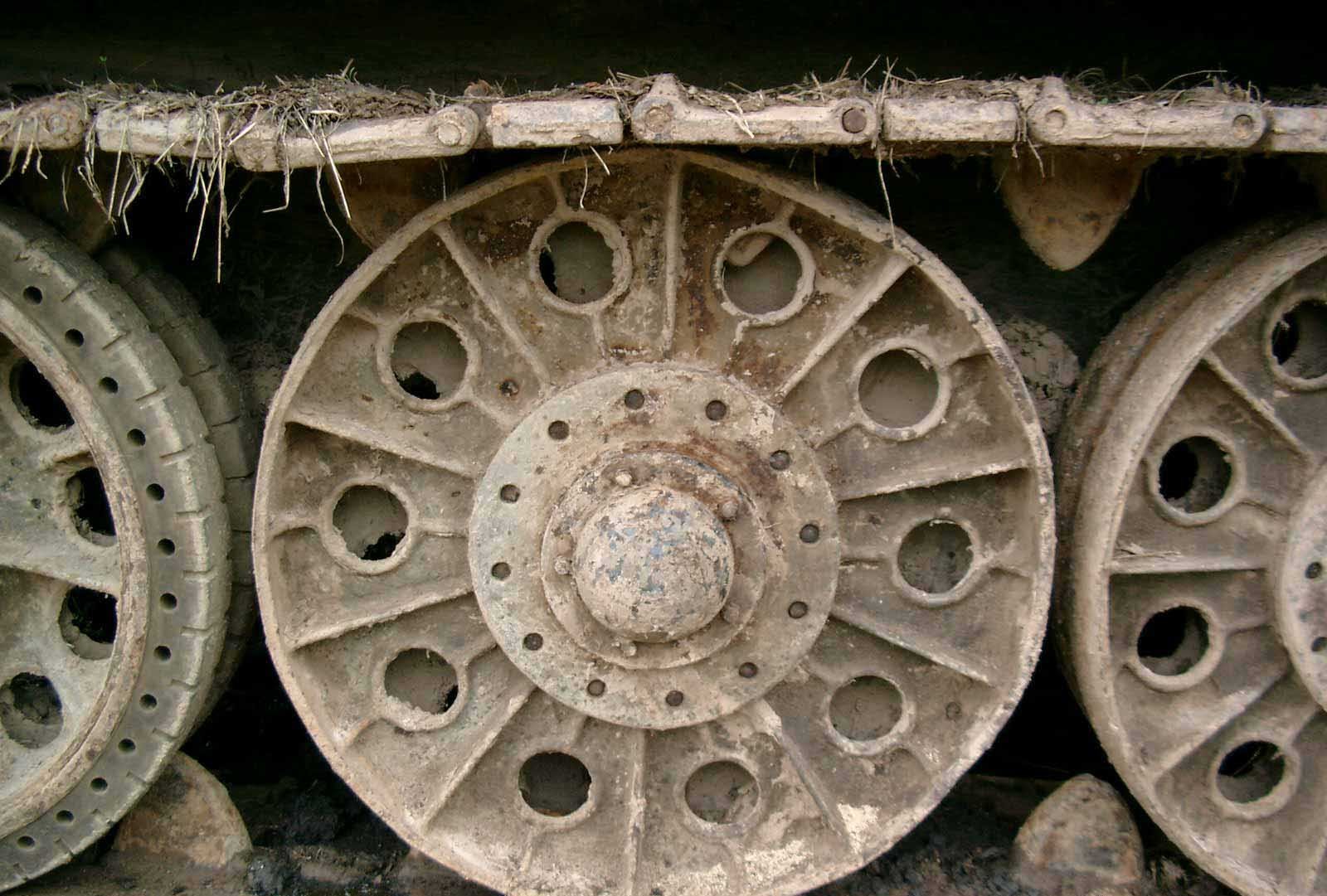 Танк Т-34/76, колёса