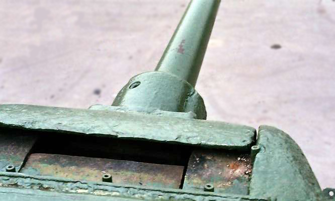 Танк Т-34/85, маска пушки сверху