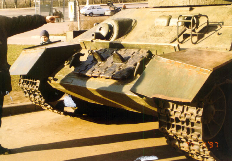 Танк Т-34/85, кожух гусеницы