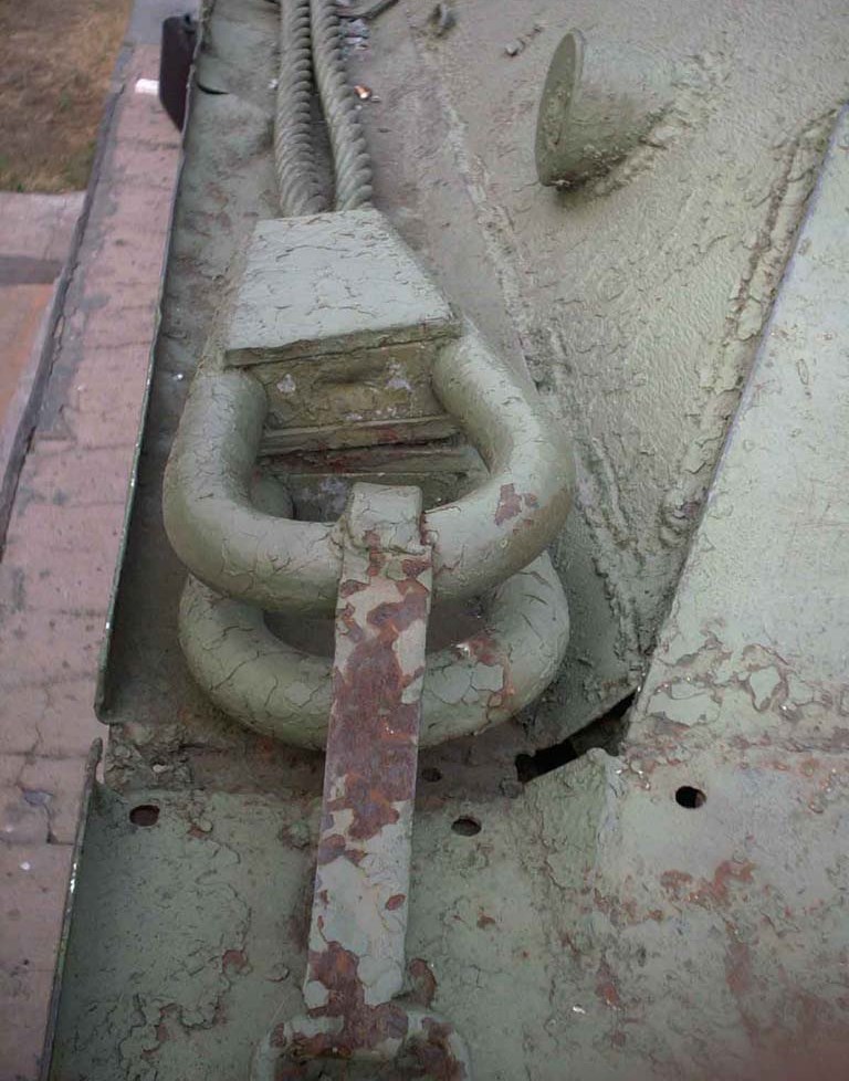 Танк Т-34/85, буксировочный трос