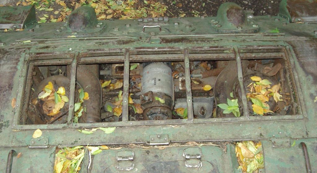 Танк Т-34/85, двигатель
