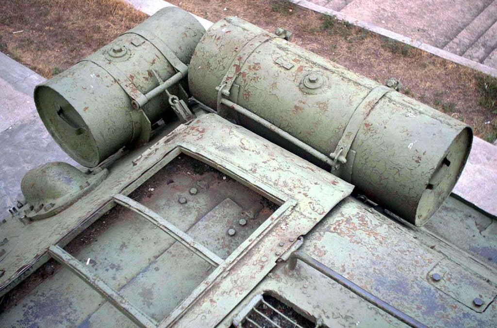 Танк Т-34/85, двигатель