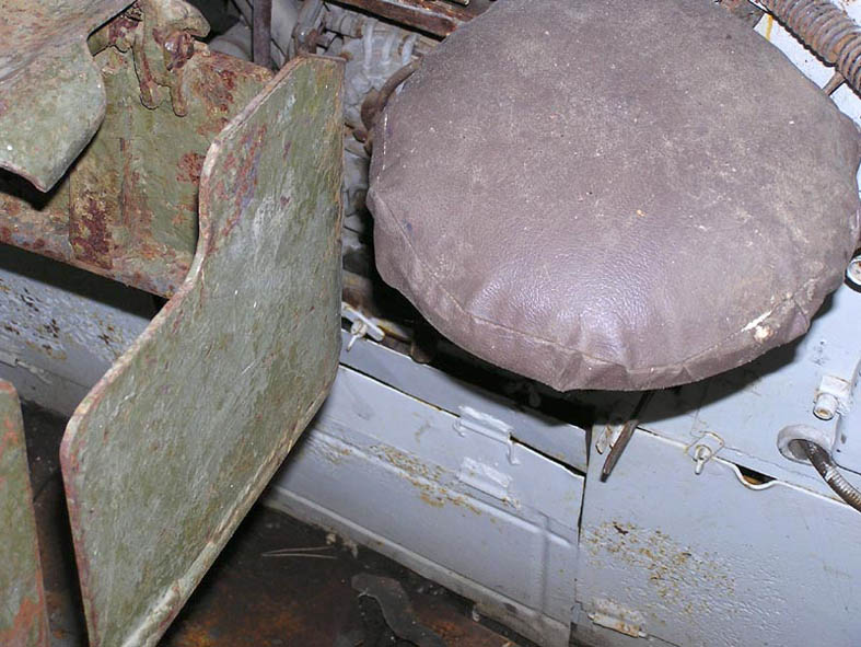 Танк Т-34/85, сиденье стрелка