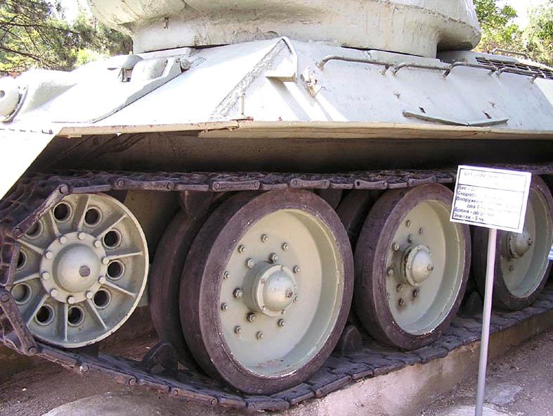 Танк Т-34/85, передняя часть подвески