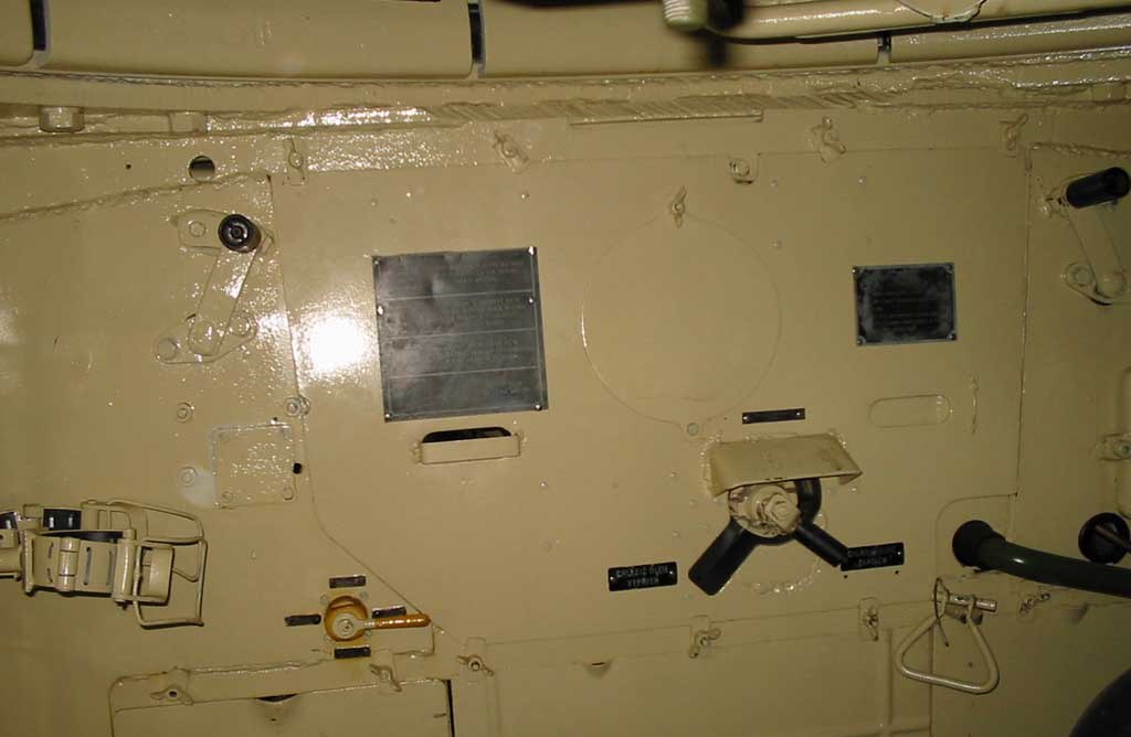 Танк Т-34/85, борт изнутри