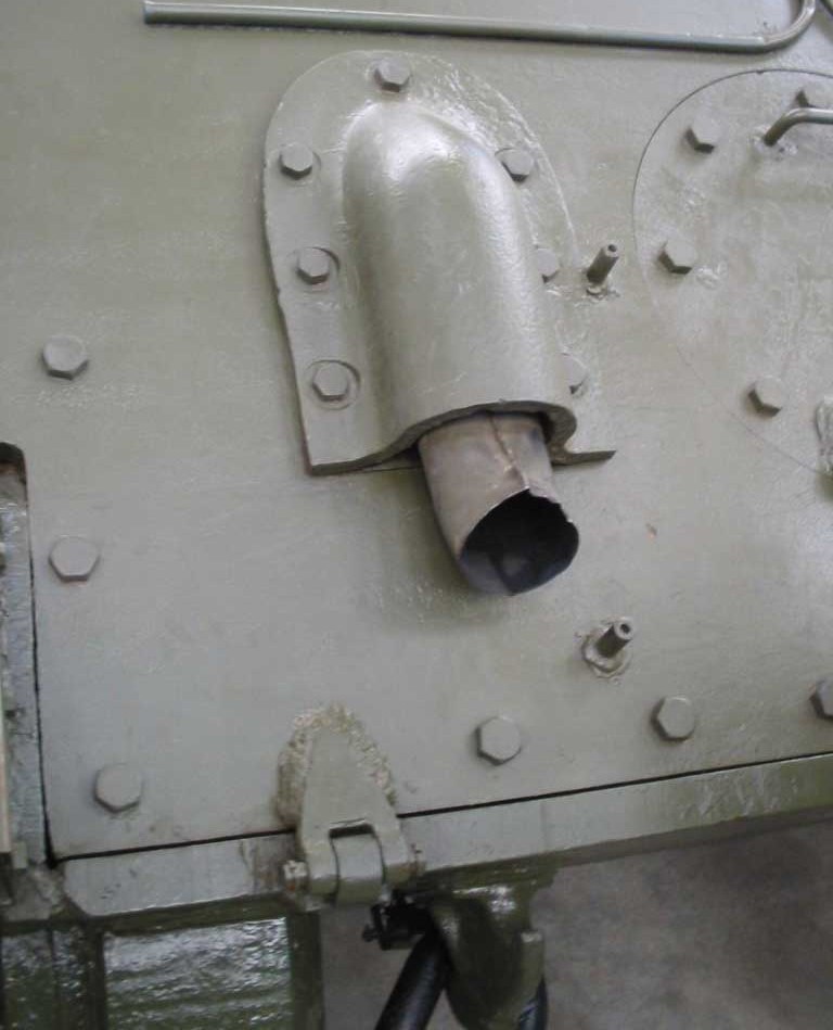 Танк Т-34/85, труба глушителя