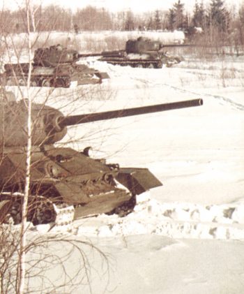 Танк Т-34/85 в бою
