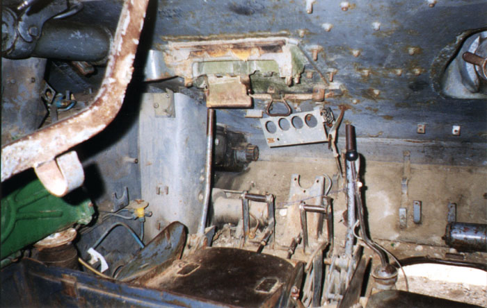 Танк Т-34/85, место механика-водителя