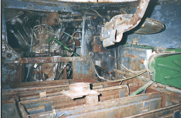 Танк Т-34/85, установленный двигатель