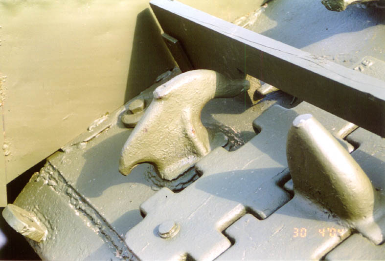 Танк Т-34/85, запасные траки