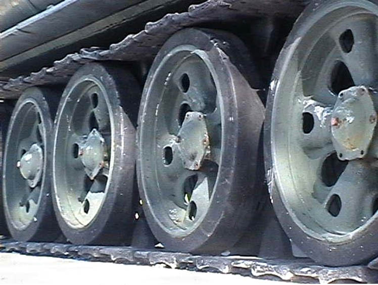 Танк Т-34/85, колёса