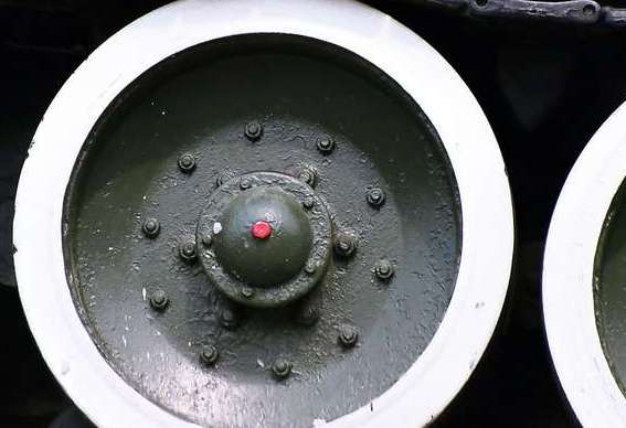 Танк Т-34/85, колесо