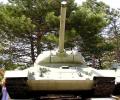 танк Т-34/85, вид спереди снизу