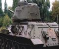 танк Т-34/85, вид сзади