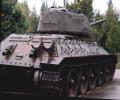 танк Т-34/85, вид сзади