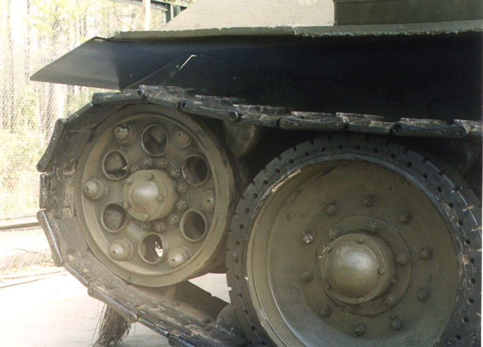 Танк Т-34 передние катки