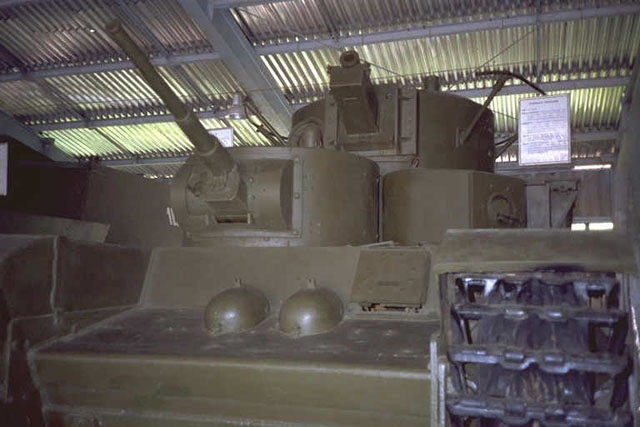 Танк Т-35, вид спереди