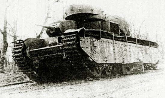 Танк Т-35 на марше