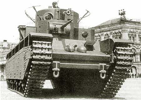 Танк Т-35 в городе