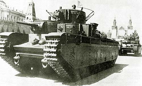 Танк Т-35 в строю
