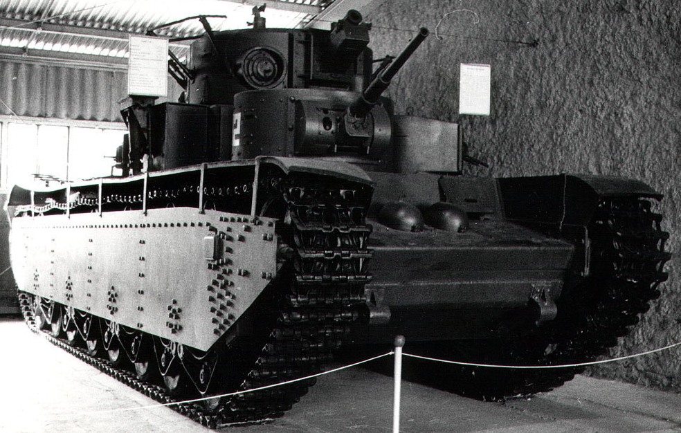 Танк Т-35 в музее