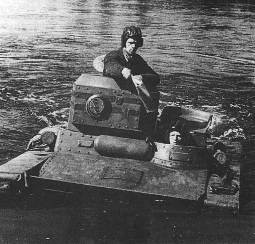 Танк Т-37, на воде